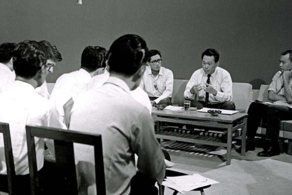 Lee Kuan Yew meeting the press on the morning of Singapore’s separation from Malaysia on August 9, 1965. Photo: Straits Times