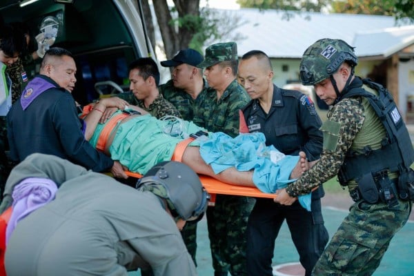 A wounded Thai soldier is transported to hospital in Sisaket province, Thailand, on Sunday. Photo: Royal Thai Army/AP A wounded Thai soldier is transported to hospital in Sisaket province, Thailand, on Sunday. Photo: Royal Thai Army/AP