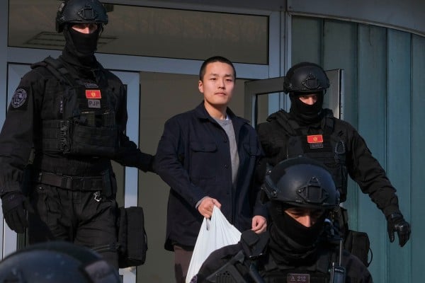 Police officers escort Terraform Labs founder Do Kwon in Montenegro’s capital Podgorica in March 2024. Photo: AP Police officers escort Terraform Labs founder Do Kwon in Montenegro’s capital Podgorica in March 2024. Photo: AP
