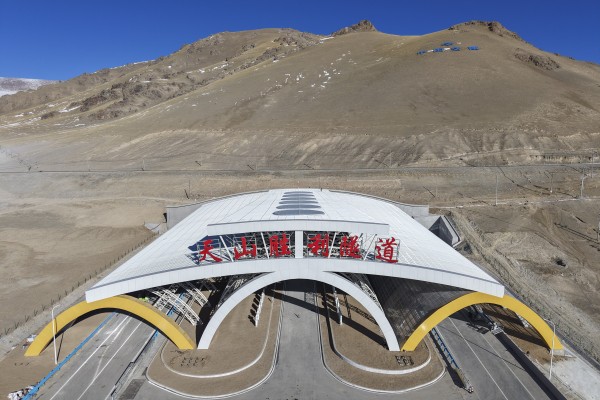 The Tianshan Shengli Tunnel on the Urumqi-Yuli Expressway in Xinjiang Uygur Autonomous Region is open to traffic. Photo: Xinhua