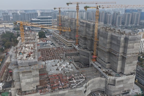 New construction rises in a residential area in Hangzhou, in eastern China’s Zhejiang province, on January 5, 2026. Photo: CFOTO/Future Publishing via Getty Images New construction rises in a residential area in Hangzhou, in eastern China’s Zhejiang province, on January 5, 2026. Photo: CFOTO/Future Publishing via Getty Images