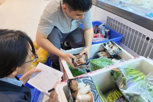 More than three dozen varieties of fresh vegetables are now available for sale in Sansha, China’s southernmost city, following the launch of a fresh food supply chain. Photo: Handout