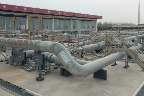 China has successfully repurposed a long-haul oil pipeline to transport carbon dioxide. Photo: CCTV China has successfully repurposed a long-haul oil pipeline to transport carbon dioxide. Photo: CCTV