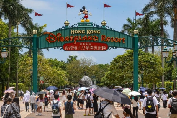 The Li Ka Shing Foundation and the Hong Kong Disneyland Resort are providing 5,000 domestic helpers with a free visit to the theme park. Photo: Jonathan Wong