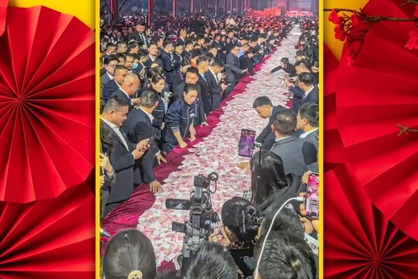 A factory owner in China distributed a US$26 million bonus to 7,000 workers, allowing them to collect as many banknotes as they could count within a set time during an event. Photo: SCMP composite/Shutterstock/Weibo A factory owner in China distributed a US$26 million bonus to 7,000 workers, allowing them to collect as many banknotes as they could count within a set time during an event. Photo: SCMP composite/Shutterstock/Weibo