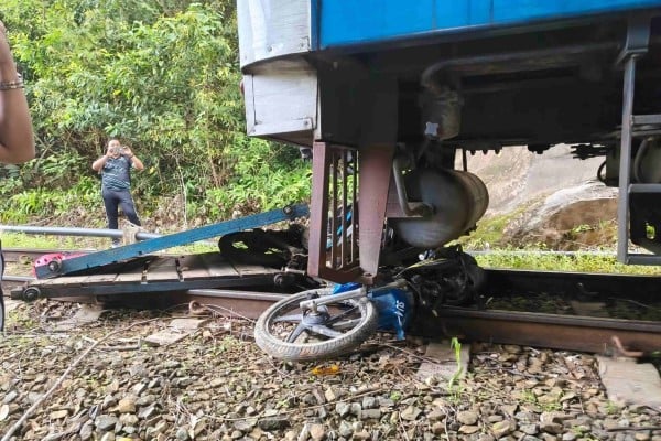 Quick-thinking villagers in Malaysia’s Sabah state sacrificed a vital motorised rail trolley to force the runaway train to stop. The train had suffered a brake failure. Photo: handout Quick-thinking villagers in Malaysia’s Sabah state sacrificed a vital motorised rail trolley to force the runaway train to stop. The train had suffered a brake failure. Photo: handout