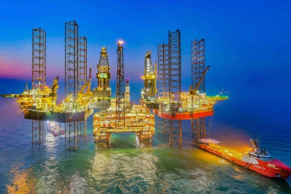Halo companies own heavy physical assets that are capital-intensive and difficult to replicate, such as oil and gas pipelines. Photo: Xinhua Halo companies own heavy physical assets that are capital-intensive and difficult to replicate, such as oil and gas pipelines. Photo: Xinhua