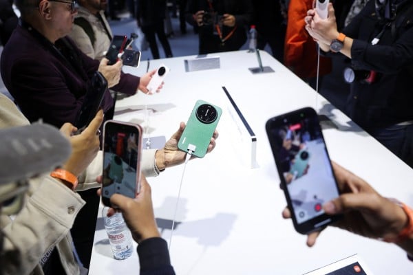People test the latest Xiaomi smartphones at the Mobile World Congress in Barcelona, Spain, February 28, 2026. Photo: Reuters People test the latest Xiaomi smartphones at the Mobile World Congress in Barcelona, Spain, February 28, 2026. Photo: Reuters