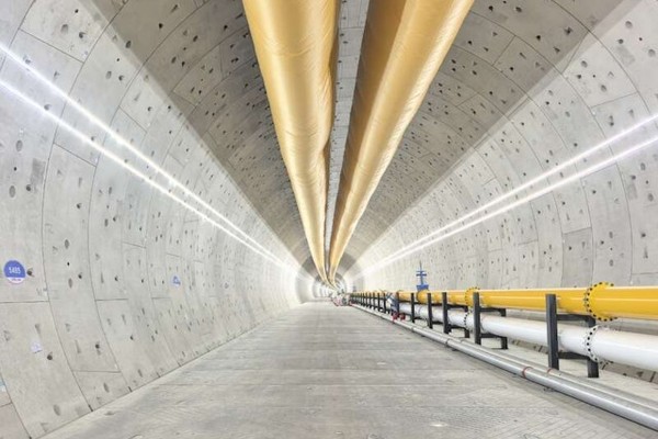 China is building a high-speed rail tunnel stretching more than 14km (9 miles) under the Yangtze River between Shanghai and Taicang, Jiangsu province. Photo: People’s Daily