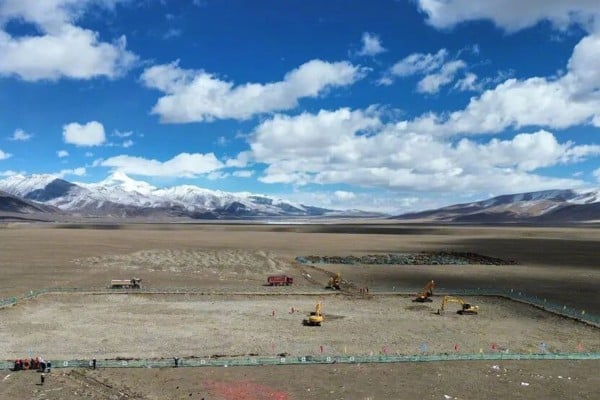 China has broken ground on a 50-megawatt concentrated solar power plant in Tibet at an altitude of 4,550 metres (14,900 feet), making it the world’s highest-altitude parabolic trough solar thermal facility. Photo: handout China has broken ground on a 50-megawatt concentrated solar power plant in Tibet at an altitude of 4,550 metres (14,900 feet), making it the world’s highest-altitude parabolic trough solar thermal facility. Photo: handout