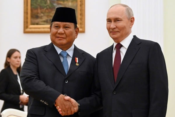 Russian President Vladimir Putin (right) shakes hands with Indonesian President Prabowo Subianto at the Kremlin in Moscow on Monday. Photo: AP Russian President Vladimir Putin (right) shakes hands with Indonesian President Prabowo Subianto at the Kremlin in Moscow on Monday. Photo: AP
