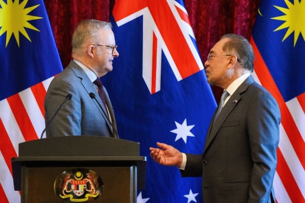 Australian Prime Minister Anthony Albanese and Malaysian Prime Minister Anwar Ibrahim meet at a press conference in Putrajaya on Thursday. Photo: AAP/dpa Australian Prime Minister Anthony Albanese and Malaysian Prime Minister Anwar Ibrahim meet at a press conference in Putrajaya on Thursday. Photo: AAP/dpa