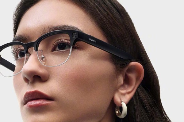Huawei’s new AI eyewear weighs 35.5 grams and features various functions ranging from voice interaction to payments. Photo: Handout