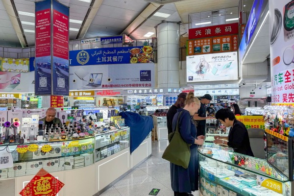Prices for some of the most in-demand products, including fourth-generation dynamic random-access memory chips, or DDR4, have plunged about 40 per cent since peaking late last year. Photo: Iris Deng
