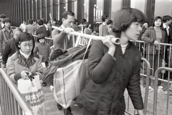 The pre-Chinese New Year rush at the Kowloon-Canton Railway terminal in Hung Hom, in 1978. Photo: SCMP Archives