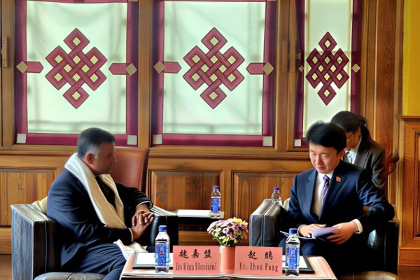 Indian ambassador to China Vikram Doraiswami (left) meets Zhao Peng, vice-chairman of the Tibet autonomous region, in Lhasa on Thursday.  Photo: qq.com