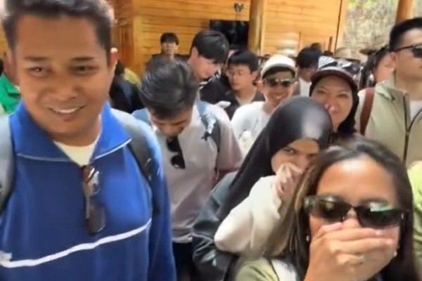 Malaysian tourists have sparked outrage at home with viral videos mocking locals in China. Photo: Threads
