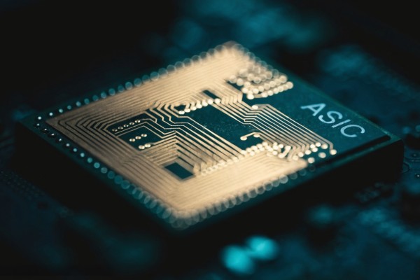 Meituan said the model was built entirely on “large-scale clusters of tens of thousands of AI ASIC superpods". Photo: Shutterstock Images