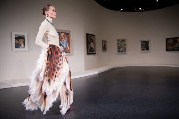 A model walks the runway at the Chanel Métiers d’Art show in Seoul. Photo: © Suzanne Duchamp / Adagp, Paris, 2026 A model walks the runway at the Chanel Métiers d’Art show in Seoul. Photo: © Suzanne Duchamp / Adagp, Paris, 2026