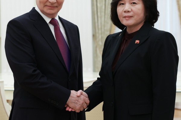 Russian President Vladimir Putin (left) and North Korean Foreign Minister Choe Son-hui shake hands during their meeting in Moscow on Sunday. Photo: Kremlin/Sputnik/EPA Russian President Vladimir Putin (left) and North Korean Foreign Minister Choe Son-hui shake hands during their meeting in Moscow on Sunday. Photo: Kremlin/Sputnik/EPA