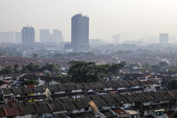 A residential area in Kuala Lumpur is affected by the haze on September 29, 2023. Photo: EPA-EFE A residential area in Kuala Lumpur is affected by the haze on September 29, 2023. Photo: EPA-EFE