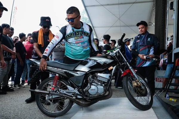 Participants at the RXZ Members 8.0 gathering at Terengganu, Malaysia, earlier this month. Photo: Facebook/RXZ Members - Official