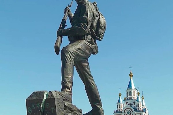 The unveiling of a Soviet soldier smashing an imperial-era border marker bearing the emblem of the Japanese royal family in the Russian city of Khabarovsk has angered Tokyo. Photo: X/MFA Russia