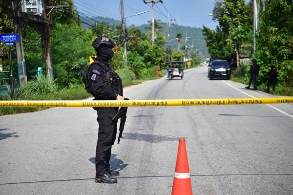 Thai soldiers man a checkpoint in Cho Airong district after an attack on a telecommunications tower in the southern Thai province of Narathiwat on August 23. Photo: AFP Thai soldiers man a checkpoint in Cho Airong district after an attack on a telecommunications tower in the southern Thai province of Narathiwat on August 23. Photo: AFP