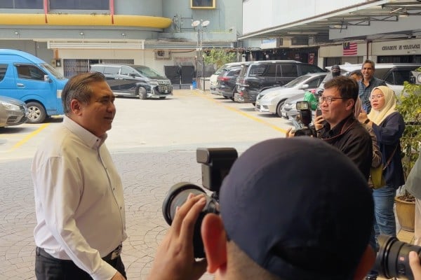 DAP secretary general Anthony Loke arrives at his party's headquarters on Saturday afternoon. Photo: Ushar Daniele DAP secretary general Anthony Loke arrives at his party's headquarters on Saturday afternoon. Photo: Ushar Daniele