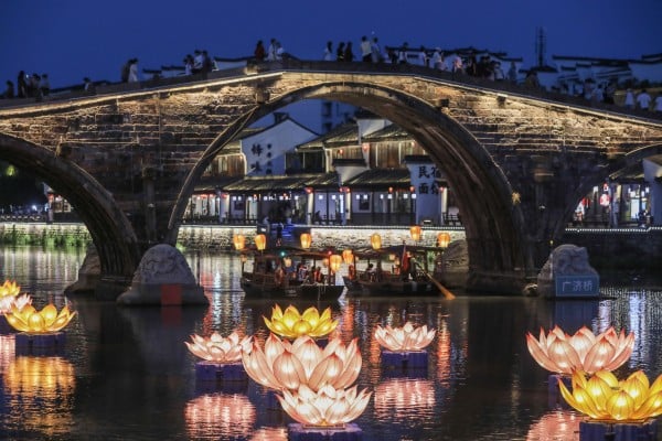 Tourists visit Tangqi town in Hangzhou, eastern China’s Zhejiang province. Photo: Xinhua Tourists visit Tangqi town in Hangzhou, eastern China’s Zhejiang province. Photo: Xinhua