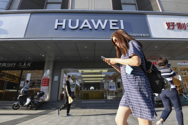 Huawei Technologies Co had up to a 27 per cent share in mainland China’s smartphone market at its peak in September last year. Photo: Kyodo.