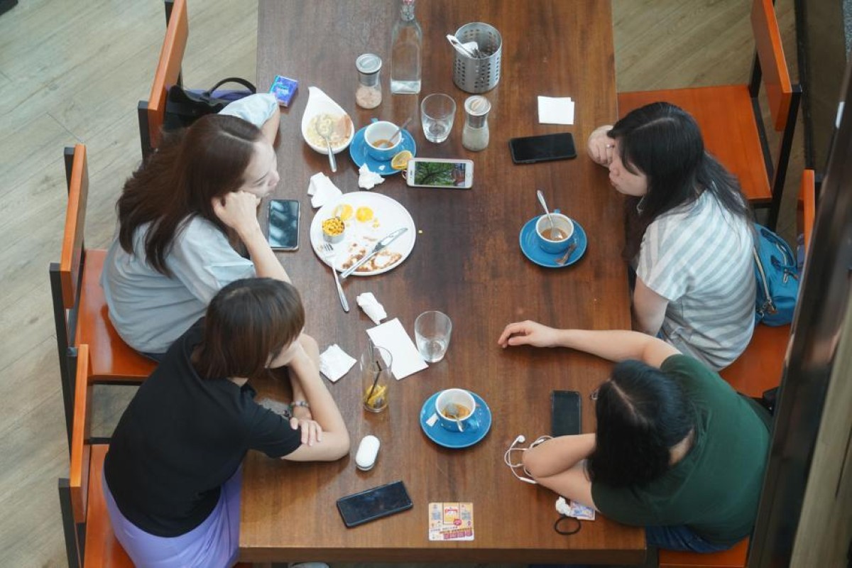 A group of friends eat lunch together at a restaurant in Hollywood Plaza, in Diamond Hill. Photo: SCMP/ Winson Wong