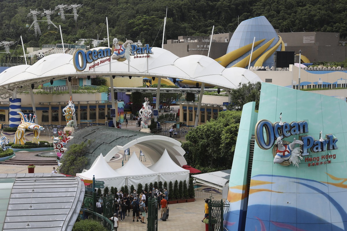 Ocean Park and Disneyland will be allowed to reopen under the government's new social distancing measures on Friday. Photo: SCMP/ Sam Tsang