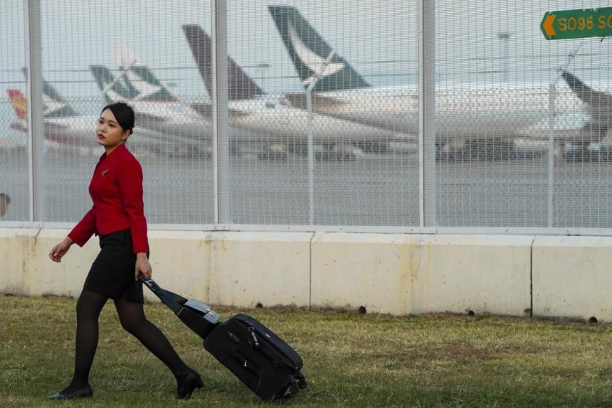 Cathay Pacific staff were told they had to sign their new contracts by November 4 or risk losing their jobs. Photo: SCMP