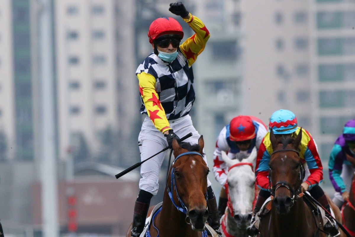Vagner Borges salutes after winning aboard Amazing Star at Sha Tin on Monday. Photos: Kenneth Chan