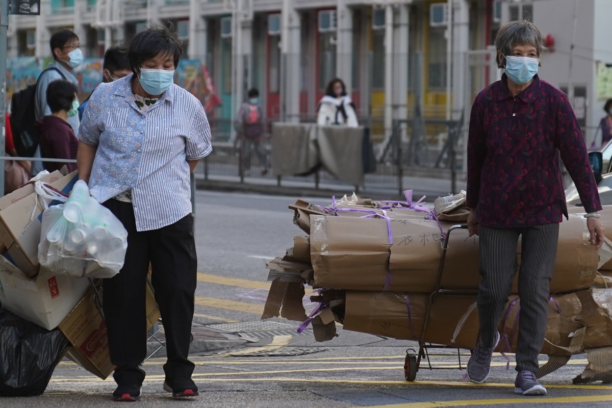 One in five women in Hong Kong lives in poverty, says a new government report. The number reached a 12-year high in 2020. Photo: SCMP/ Sam Tsang