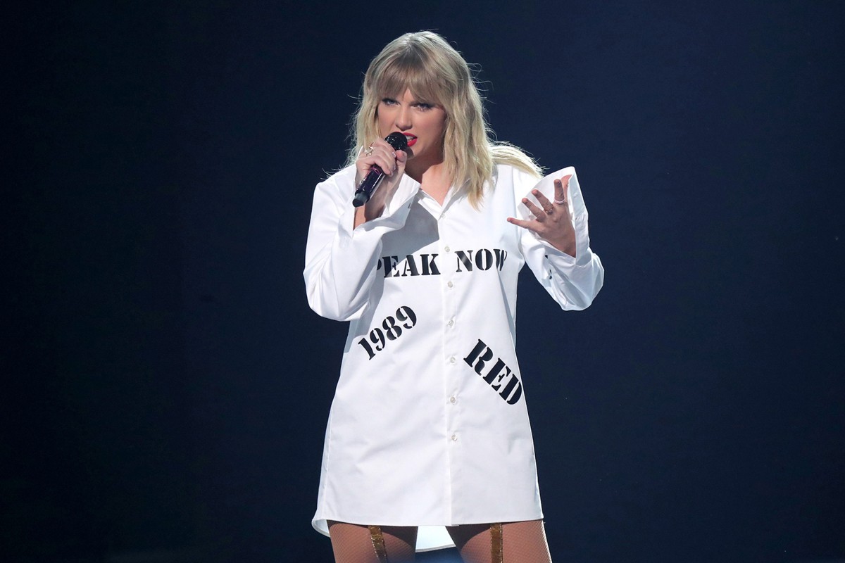 Taylor Swift is re-recording all her previous albums so that she will own the rights to her songs. Her old music is owned by talent manager Scooter Braun, who bought her former music label, Big Machine Records. Photo: JC Olivera/Getty Images/TNS