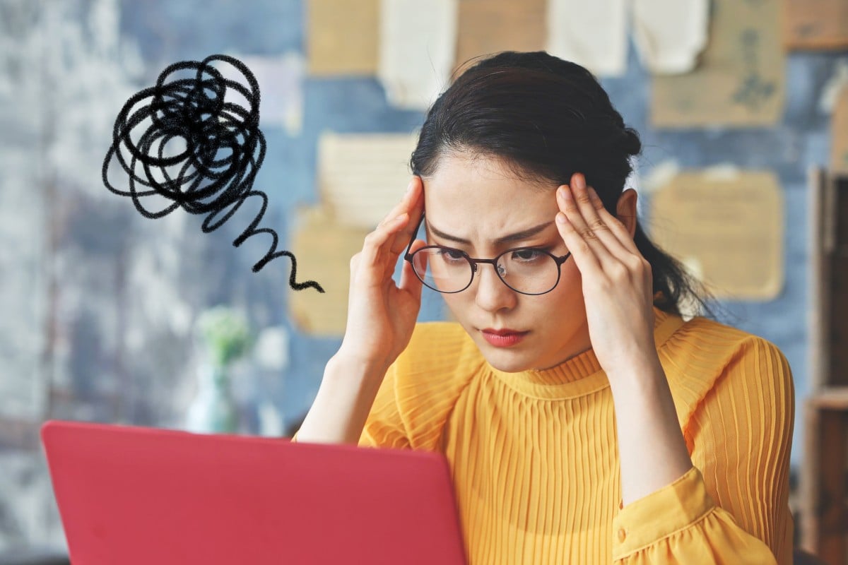 Learn how to talk about people who always seem to improvise their presentations or never take up their share of work. Photo: Shutterstock