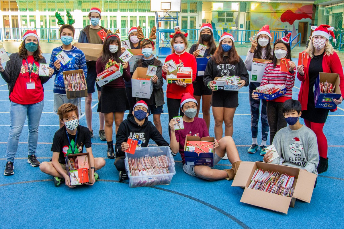 The Student Representative Council and supervisors at International College Hong Kong were ready to hand out the candy cane grams, which are mini greeting cards students can send to anyone at school. Photo: Handout