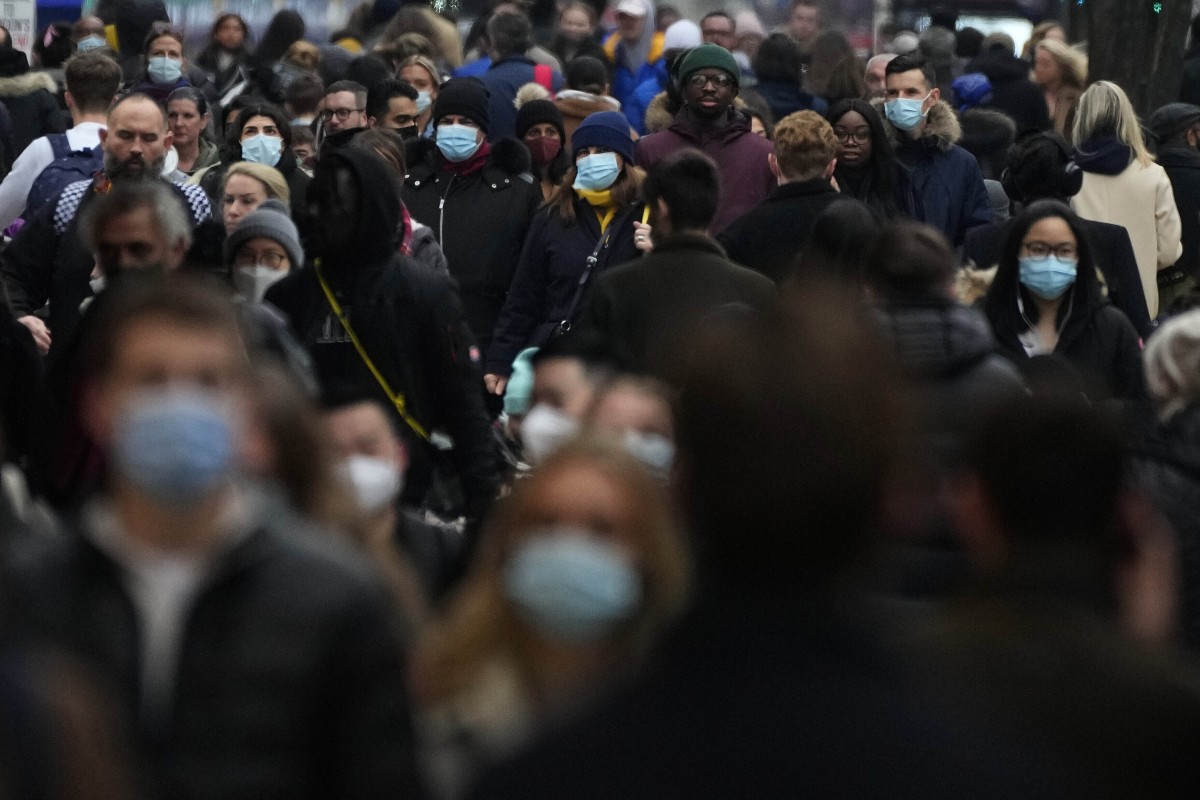 The World Health Organization has warned that half of the population of Europe could catch the Omicron variant in the near future. Photo: AP