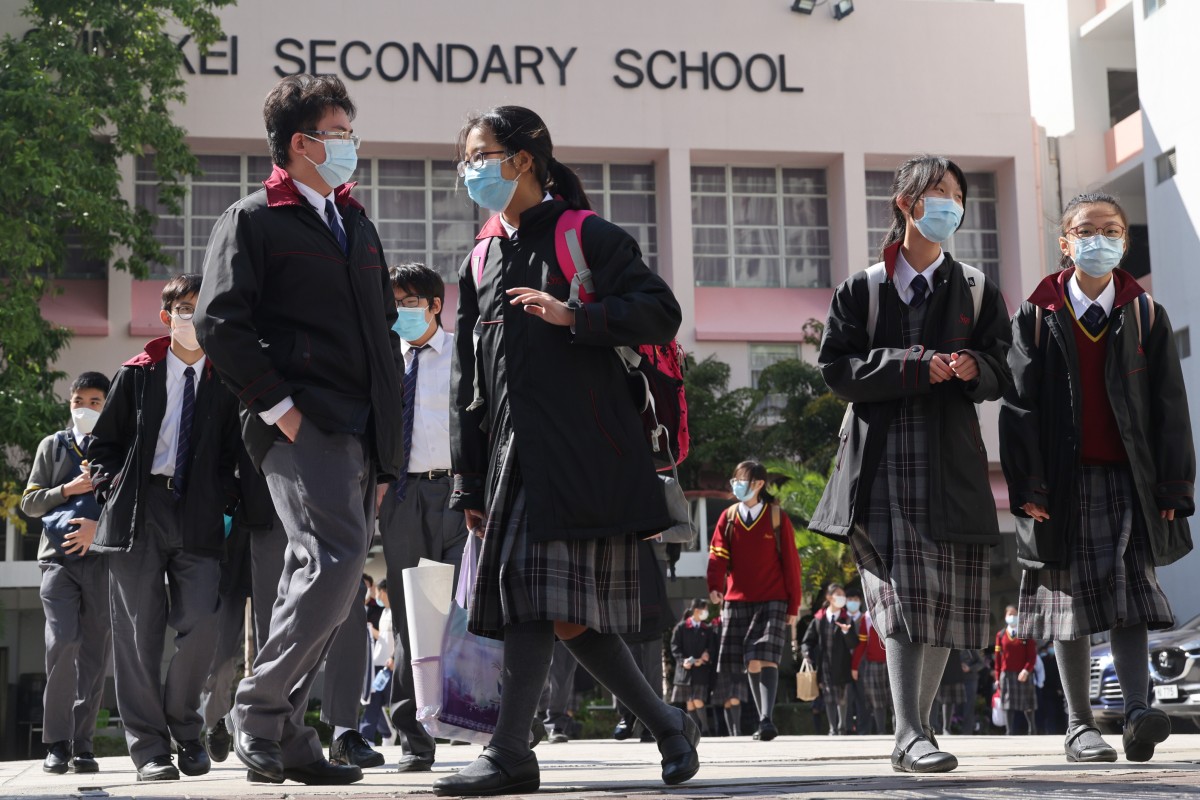 The Education Bureau announced on Thursday that secondary schools in Hong Kong will suspend in-person classes no later than Monday. Photo: May Tse
