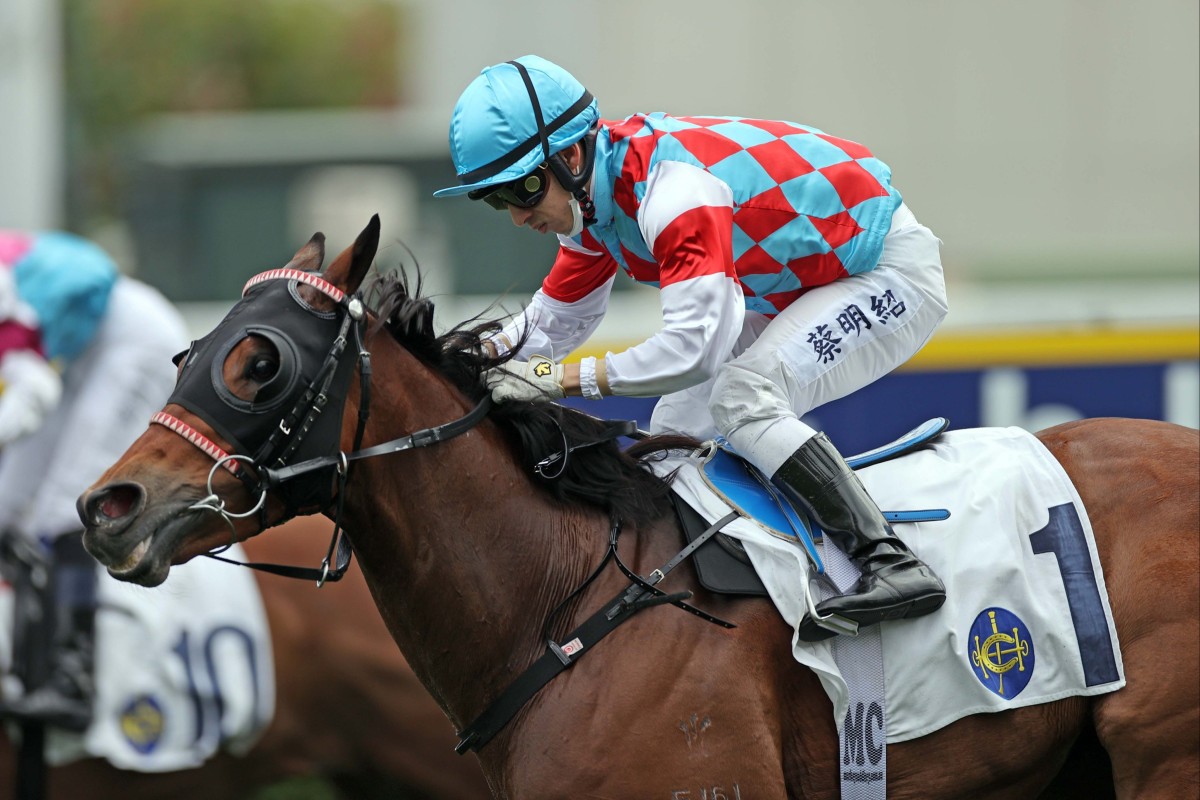 Matthew Chadwick salutes aboard Darci Joy. Photo: HKJC