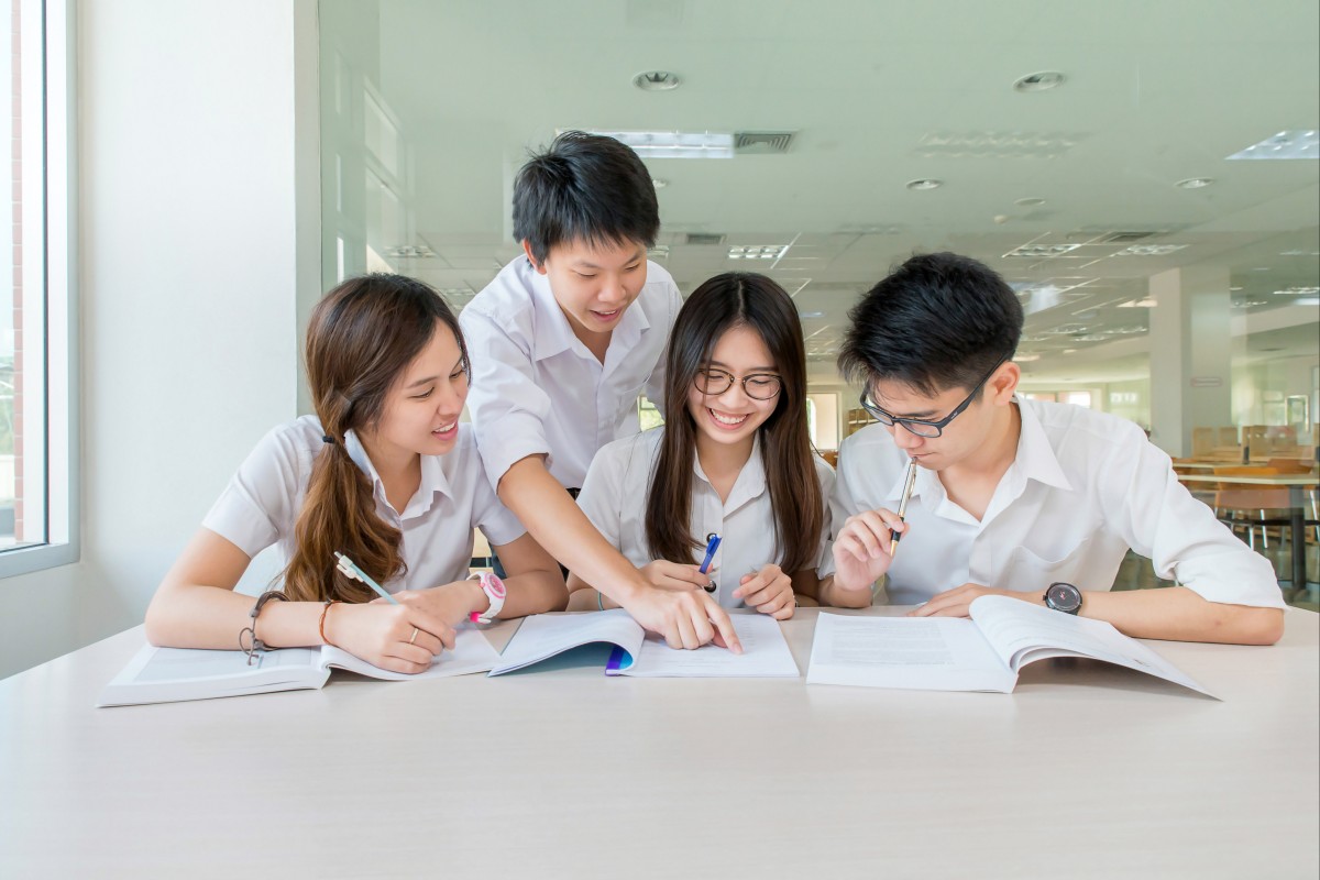 While studying is an important part of your school years, making good friends who are there for you can be equally impactful. Photo: Shutterstock