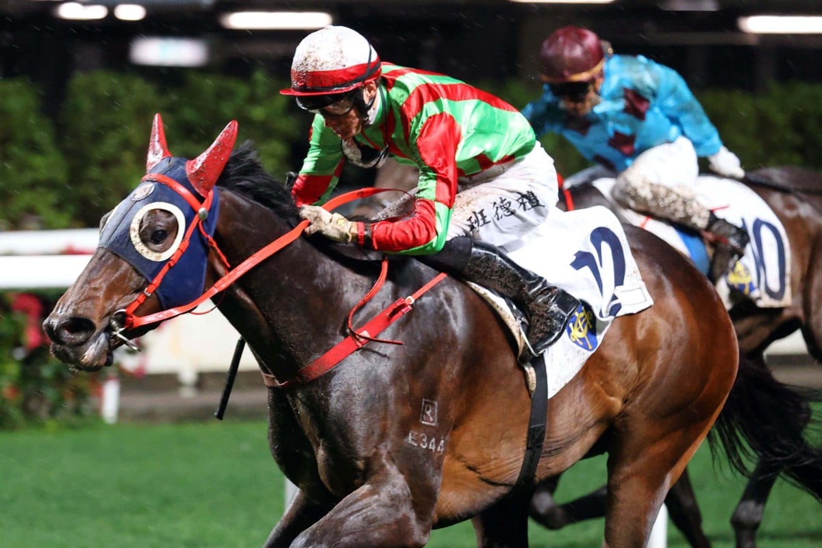 Smart Idea brings up a treble for Frankie Lor at Happy Valley. Photo: HKJC