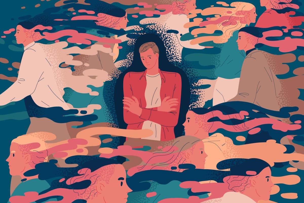 It’s not uncommon to feel alone when you’re in a crowd! Photo: Shutterstock