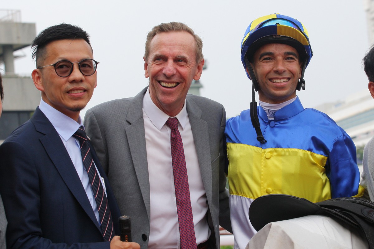 Frankie Lor (left) and John Size (middle) continue their battle at Happy Valley on Wednesday night. Photo: Kenneth Chan
