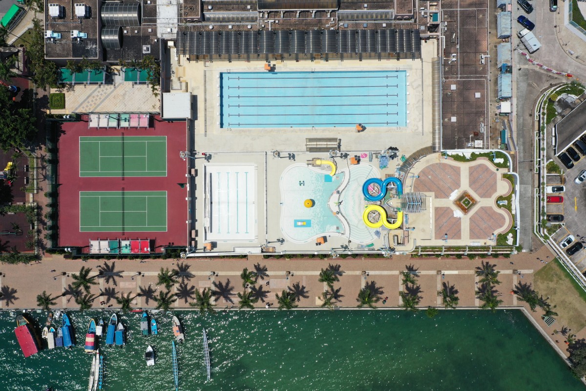 From Thursday, residents will be allowed to take their masks off at outdoor sports venues, including basketball courts and tennis courts, while swimming pools, beaches and water playgrounds will be reopened. Photo: May Tse