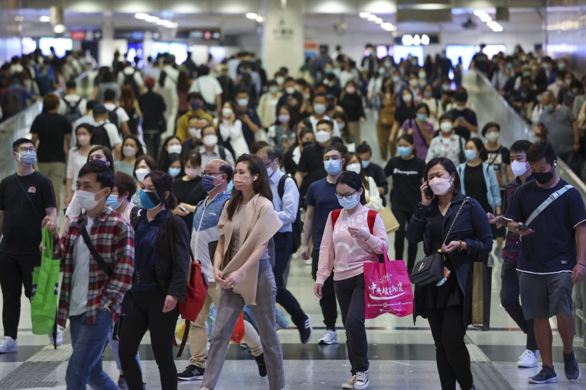 It’s unlikely Hongkongers will be able to ditch their masks by summer, though one infectious disease expert raised hopes about being able to take them off outside. Photo: Yik Yeung-man