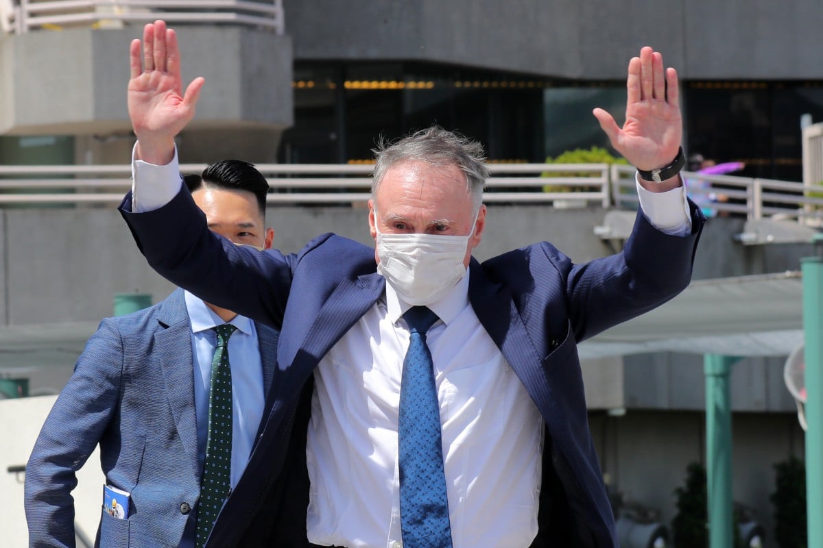 Paul O’Sullivan waves goodbye to Hong Kong with a winner. Photos: Kenneth Chan