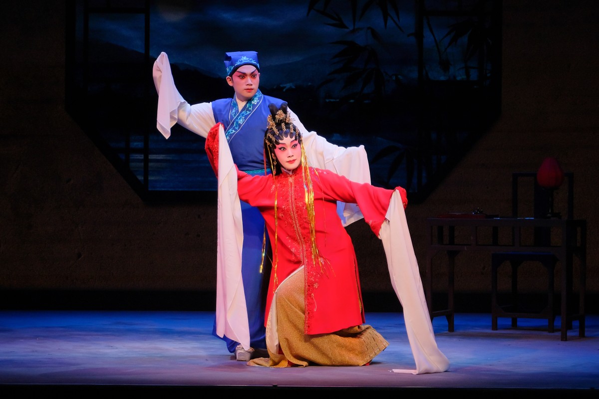 Chloe Chan (right) performs “The Reincarnation of Red Plum” at Tea House Theatre in Xiqu Centre. Photo: Handout